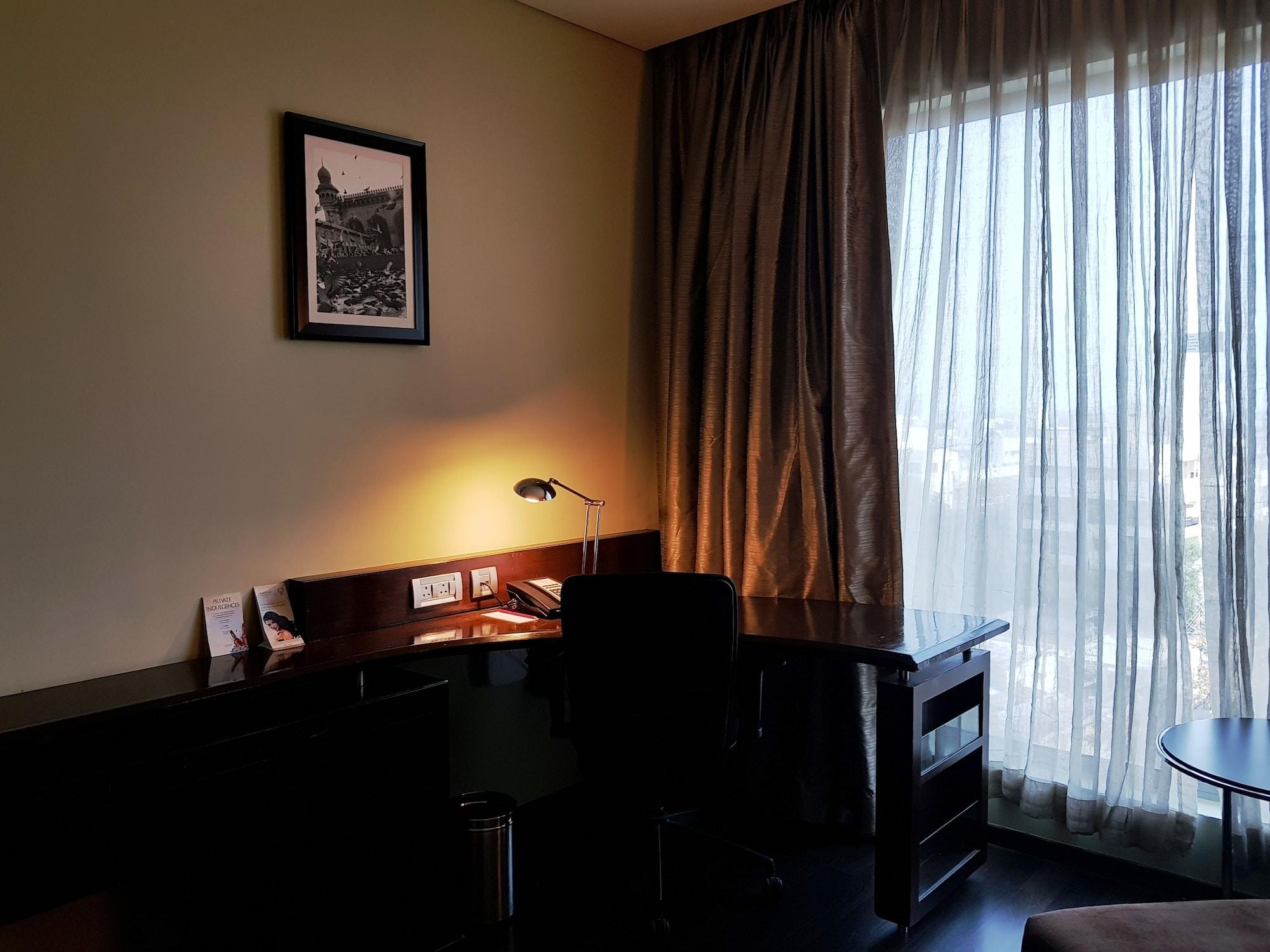 Vivanta Hyderabad, Begumpet Eksteriør bilde A room at the Taj Bengal