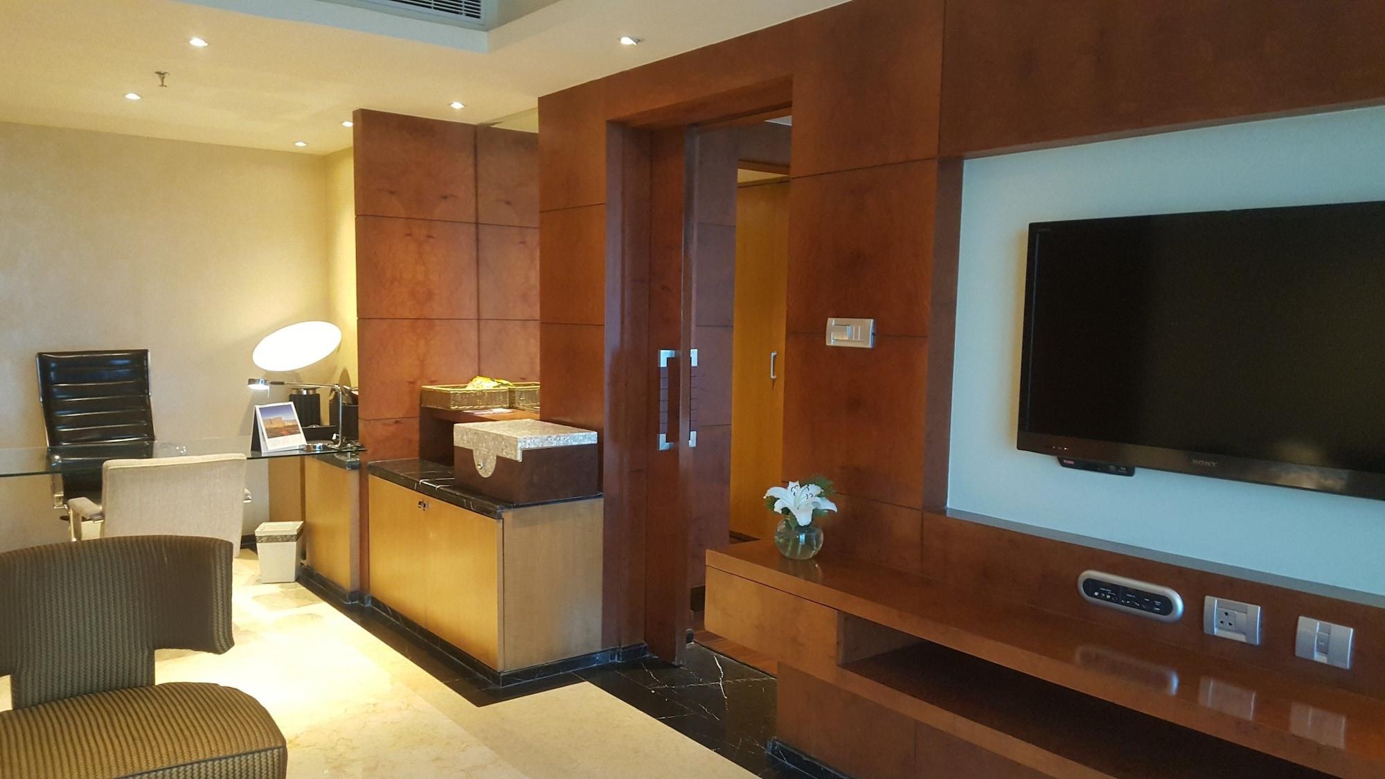 Vivanta Hyderabad, Begumpet Eksteriør bilde A room at the hotel