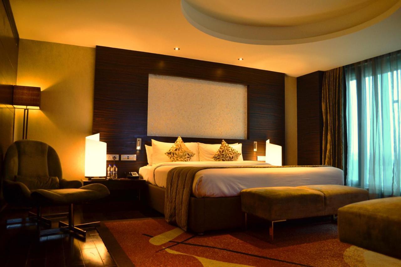 Vivanta Hyderabad, Begumpet Eksteriør bilde